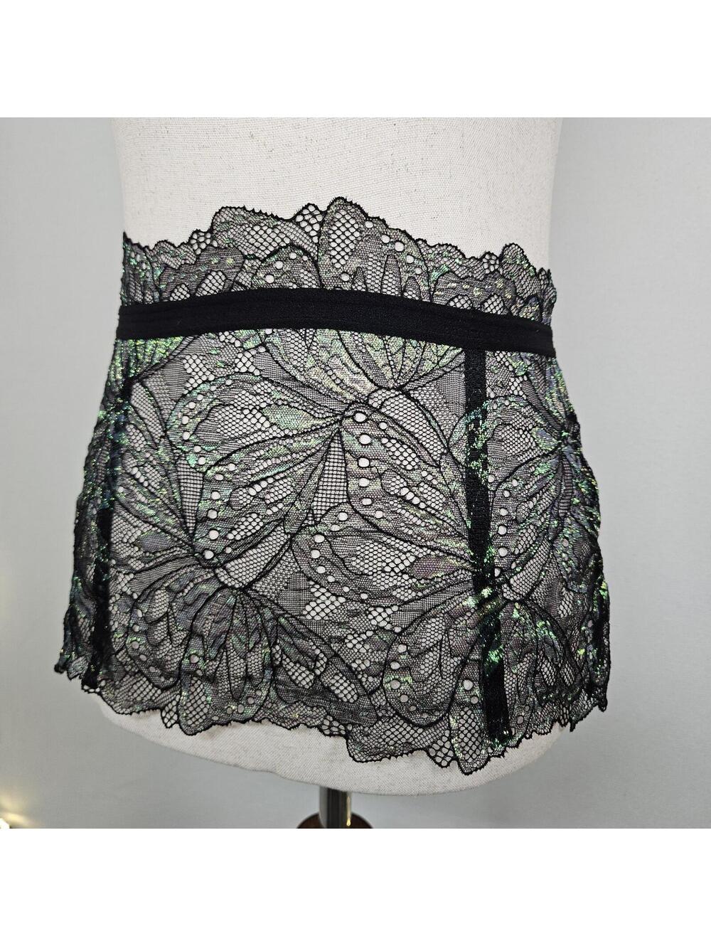 Carol Coelho intimate pysche garter skelt size small